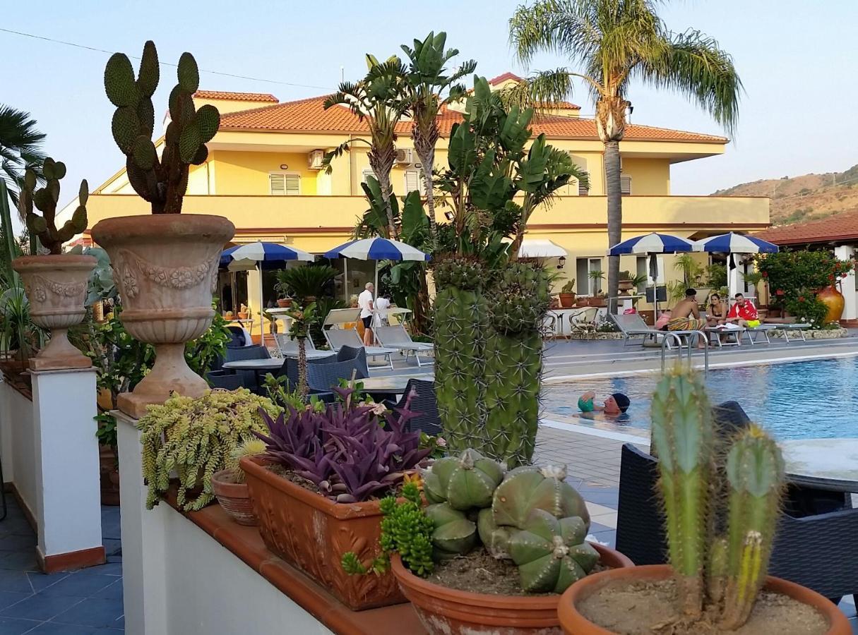 Damanse Hotel 3*