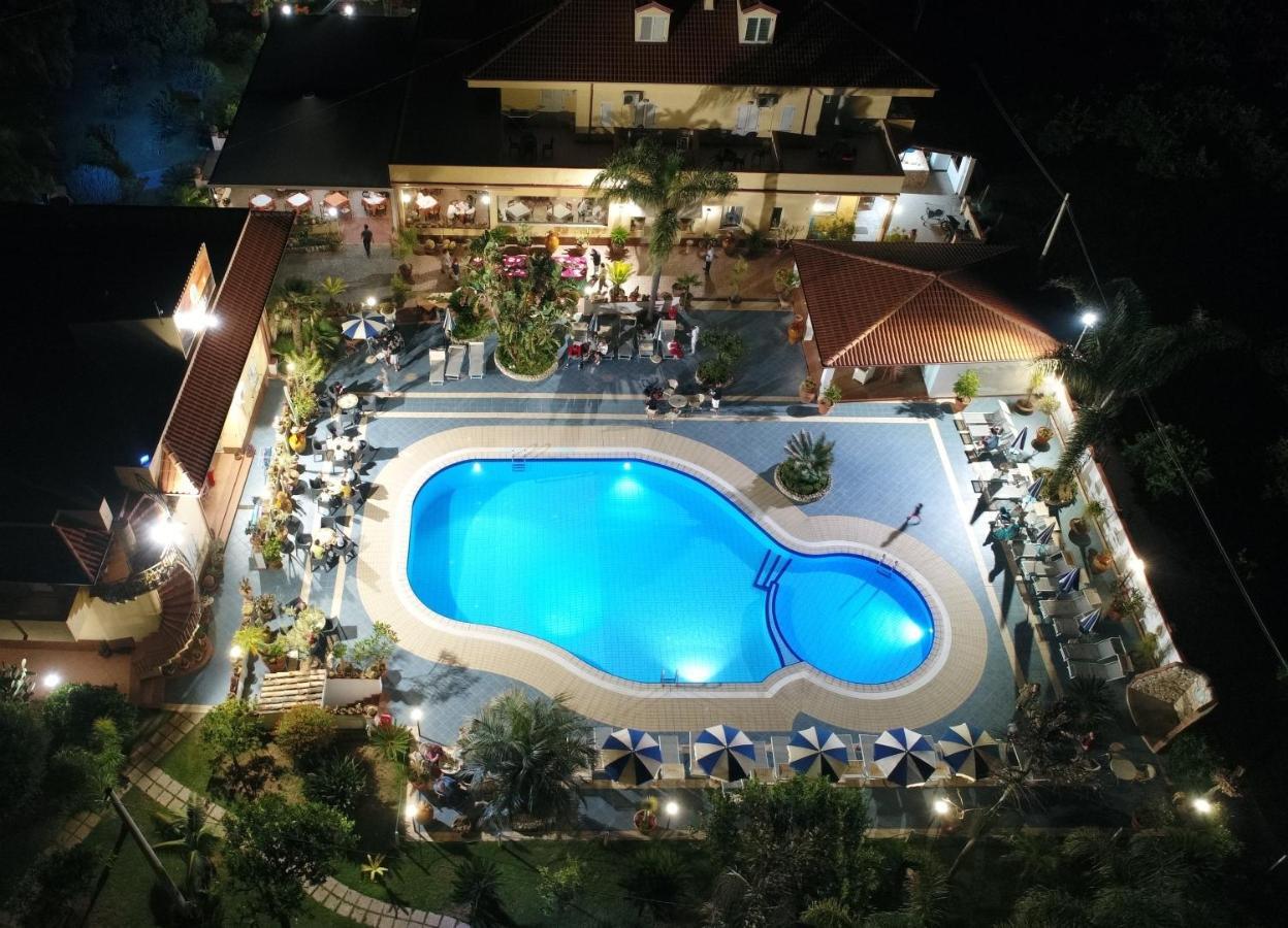 Hotel Damanse 3*