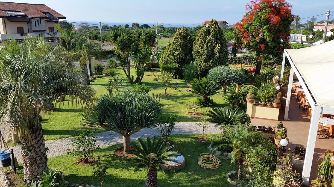 Damanse Hotel