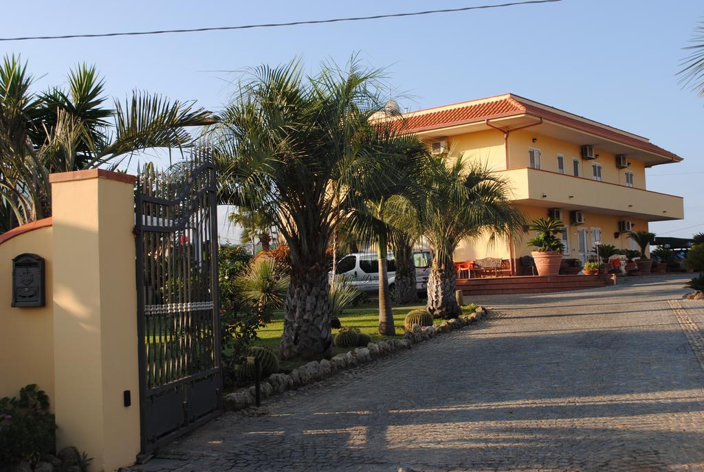 Damanse Hotel 3*