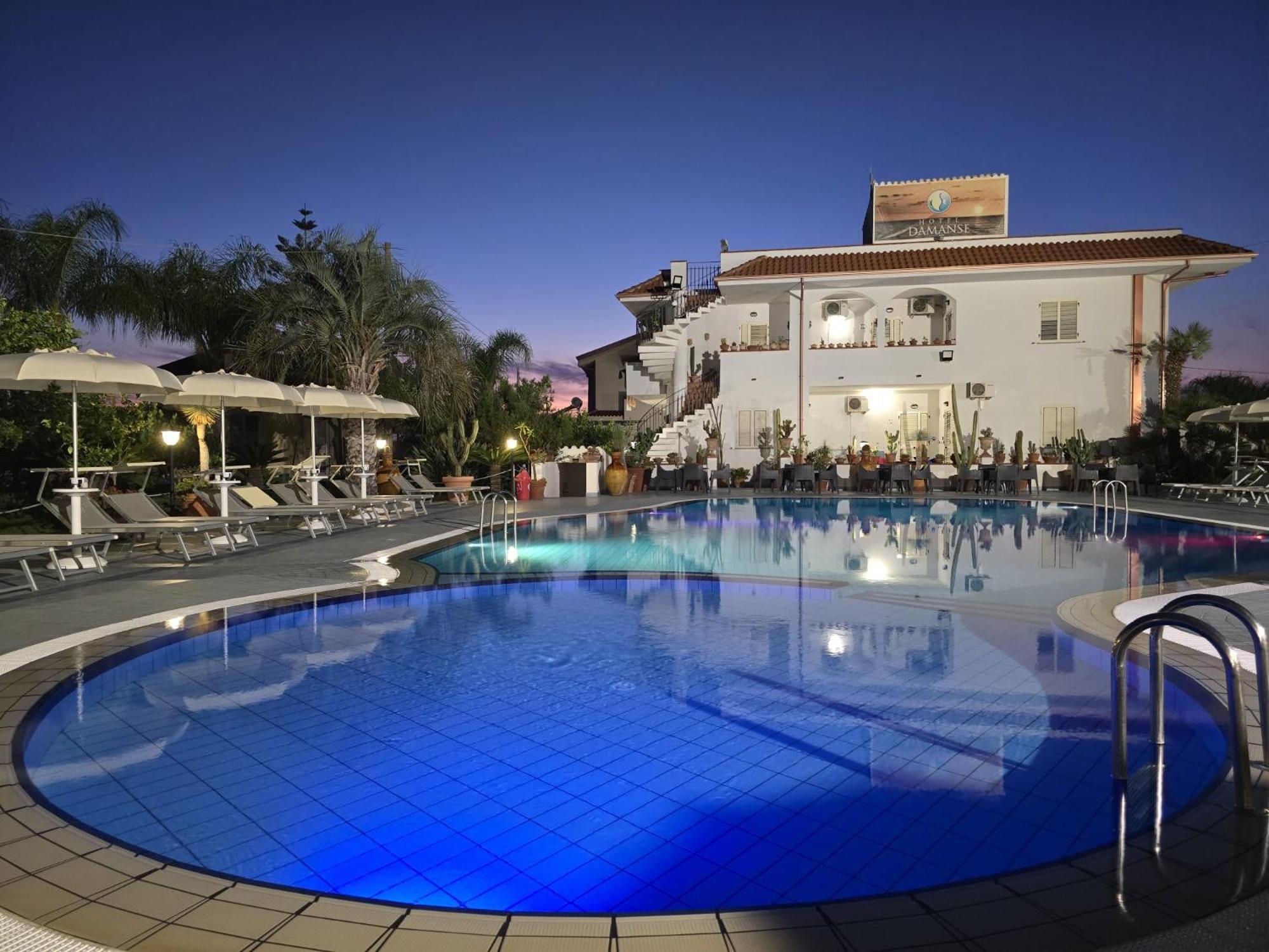 Hotel Damanse